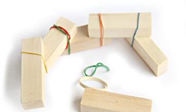 مونته سوری - بازی با تخته های چوبی و تعدادی کش